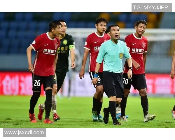 北京足球队意识争议引发热议球迷与媒体的不同声音分析